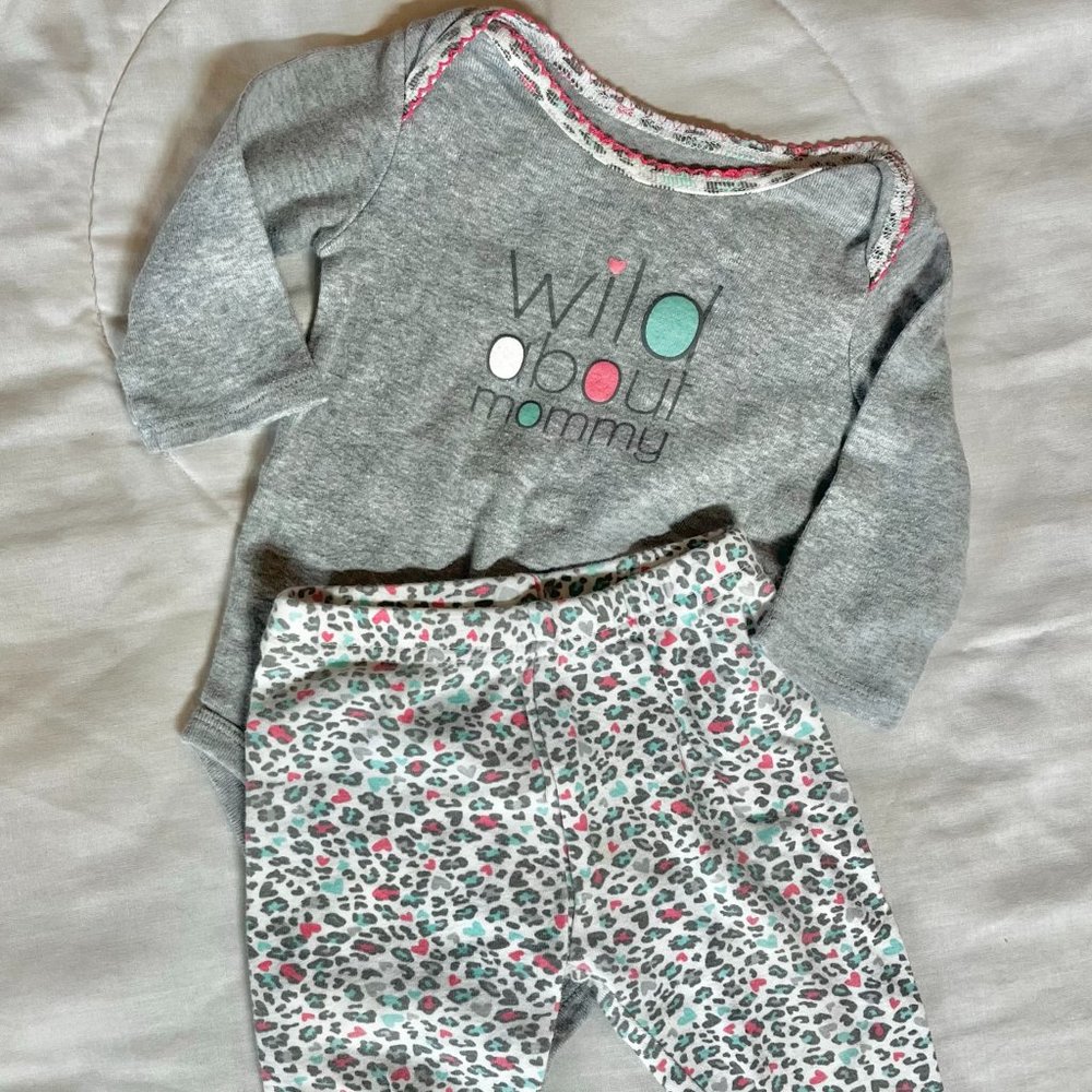 Wild about mommy outfit